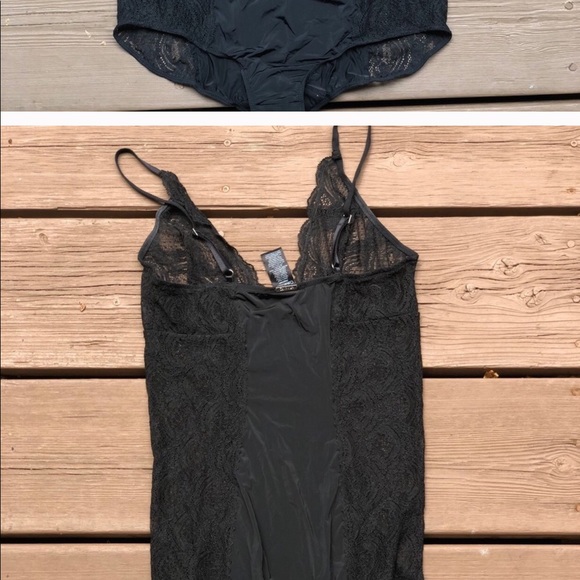 ✨ Calvin Klein Lacey Silky Bodysuit ✨ - Picture 2 of 6